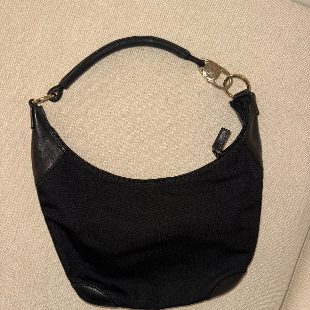 Gucci GG Clasp Hobo Bag in Black - Picture 2 of 4